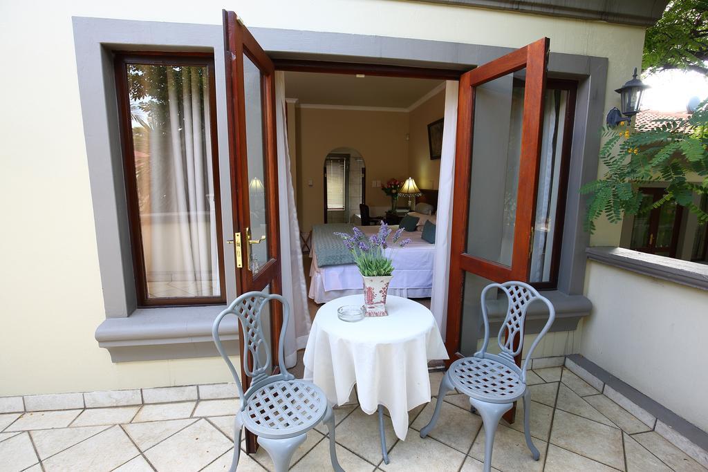 Villa Lugano Guesthouse Johannesburg Exterior photo