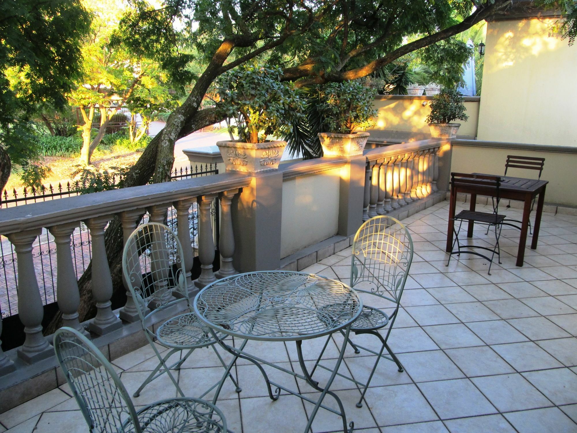 Villa Lugano Guesthouse Johannesburg Exterior photo