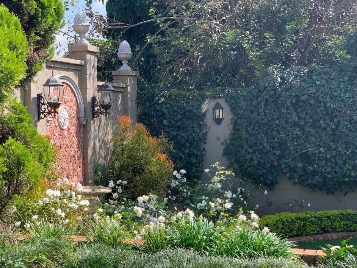 Villa Lugano Guesthouse Johannesburg Exterior photo